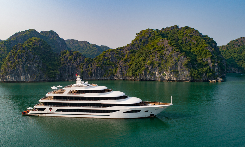 Scarlet Pearl Cruise in Halong Bay & Lan Ha Bay