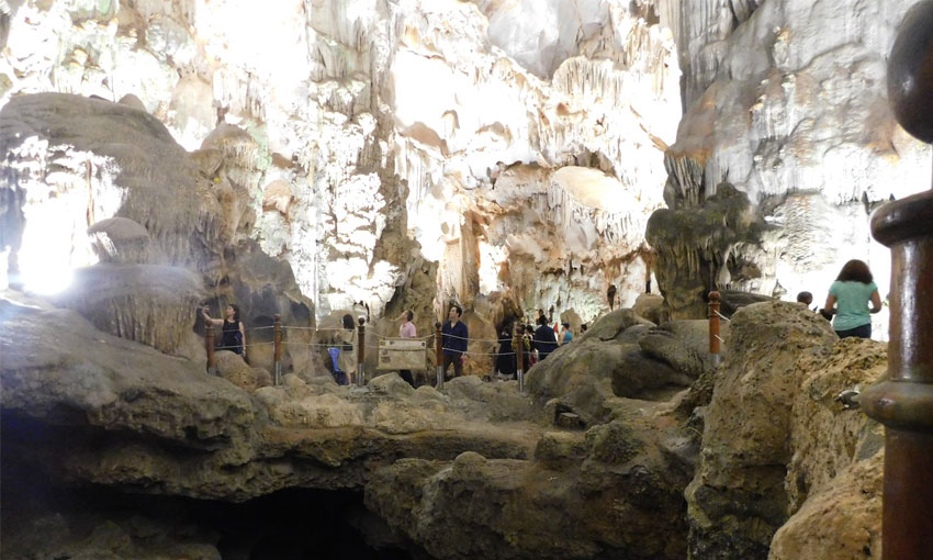 Thien Cung Cave