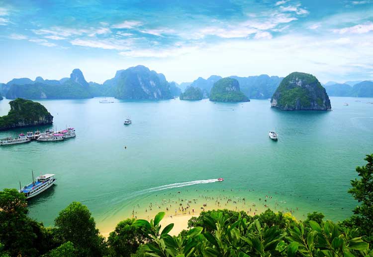 Bai Tu Long Bay