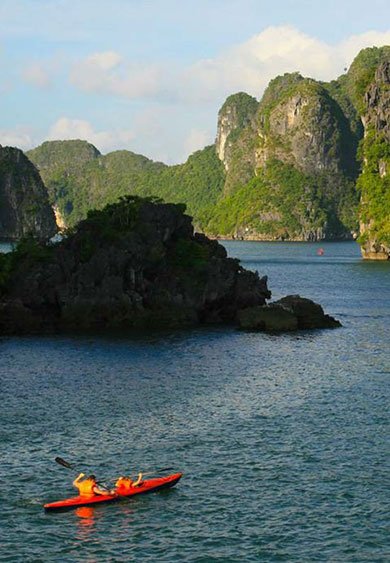 Bai Tu Long Bay