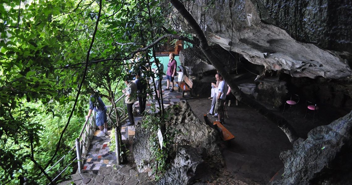 Sung Sot Cave