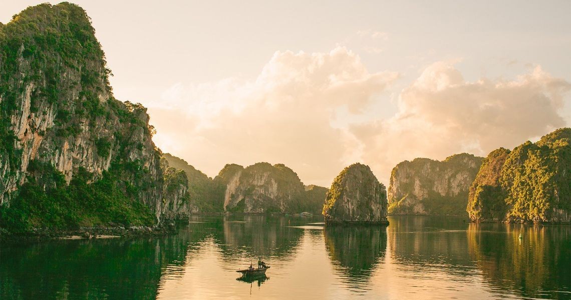 Trinh Nu Cave