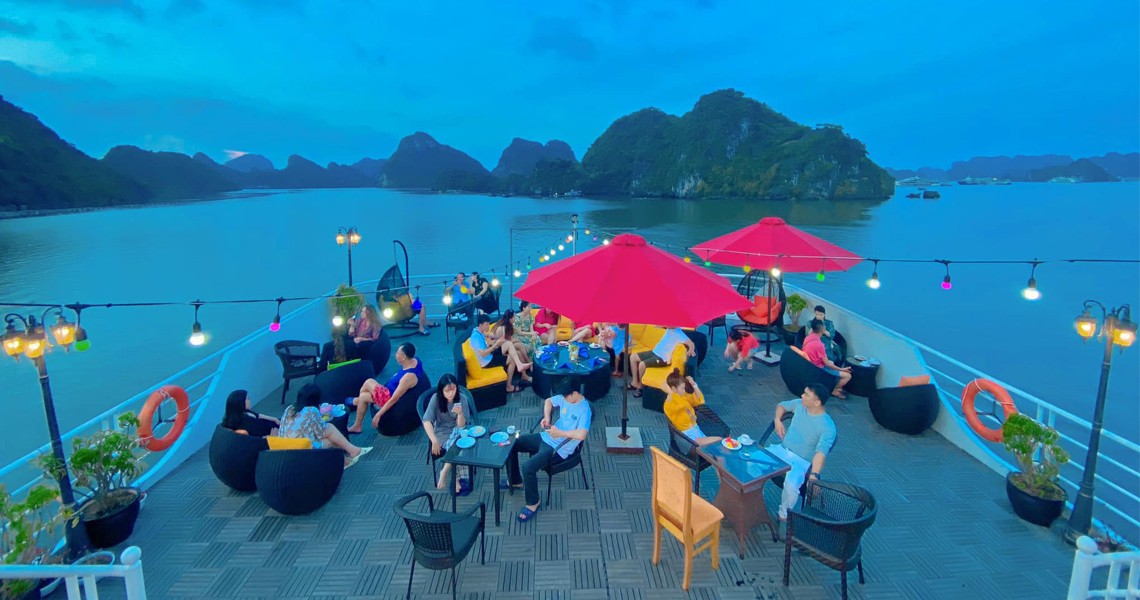 Dragon Bay Cruise