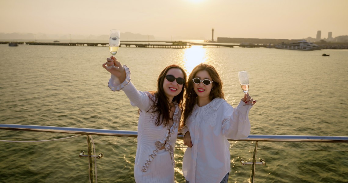 Luna Halong Cruise