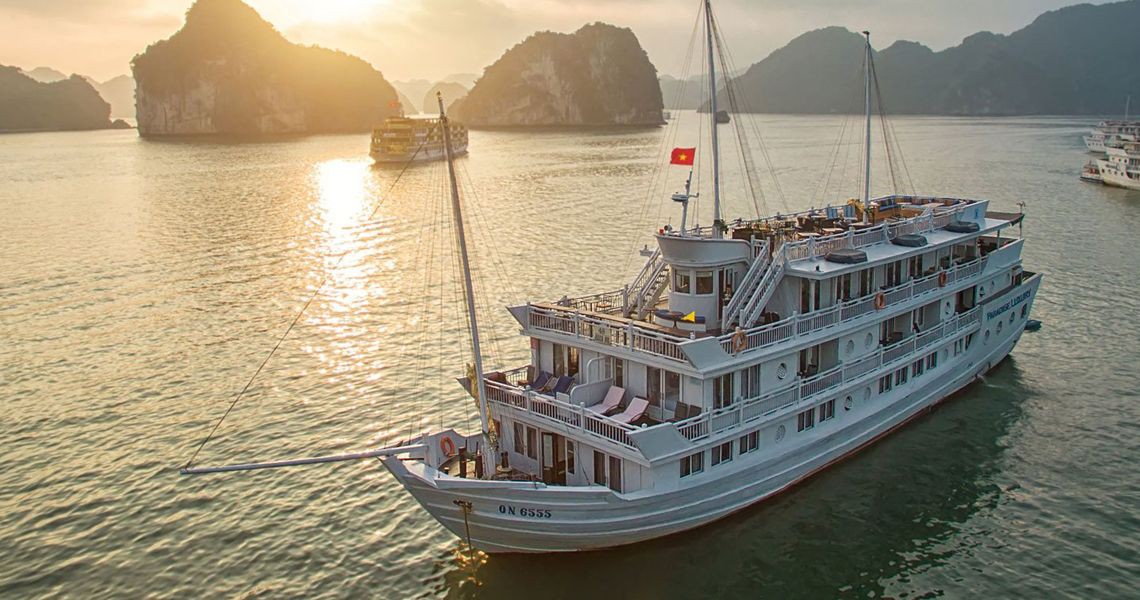Paradise Luxury Cruise