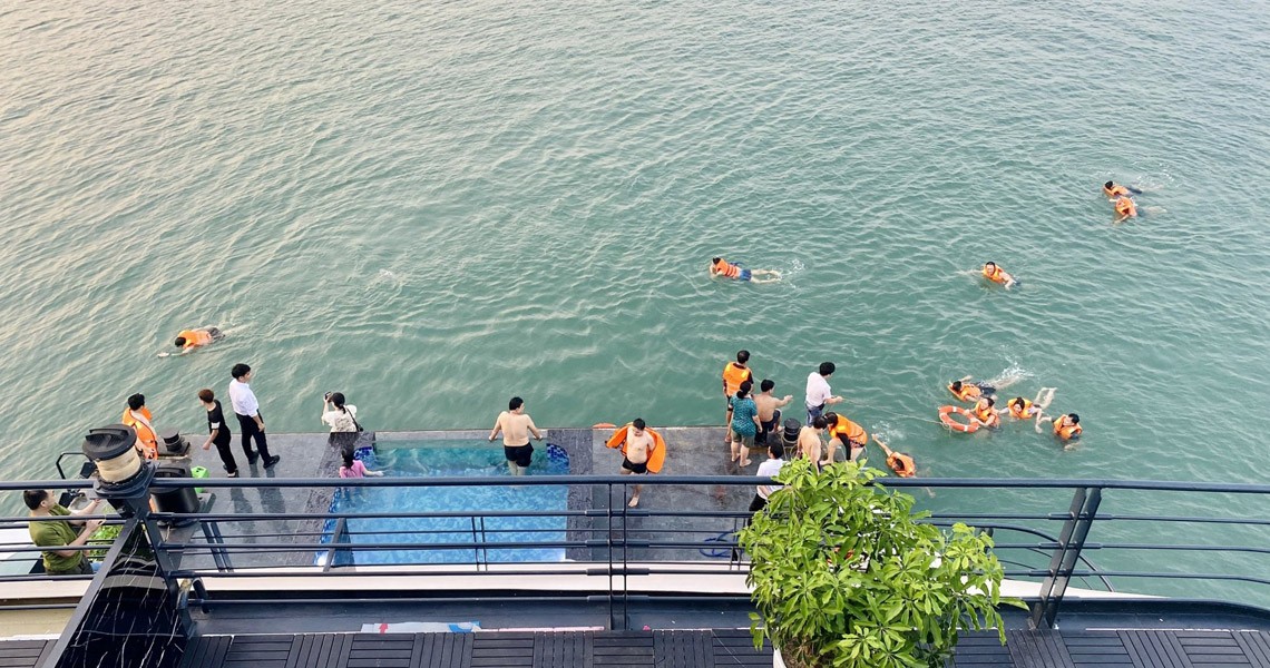 Velar of The Sea Cruise