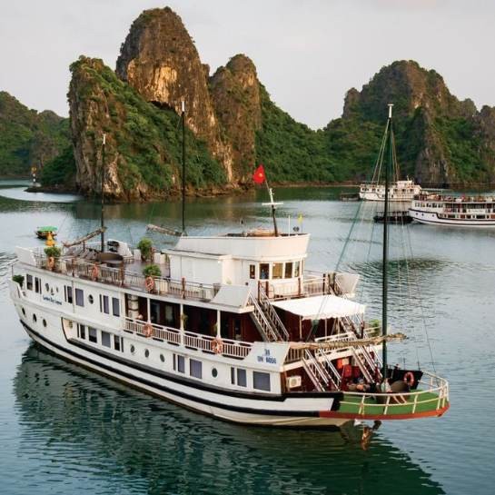 Garden Bay Legend Cruise 2 Days 1 Night