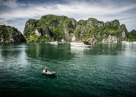 HANOI – TUAN CHAU – HALONG BAY