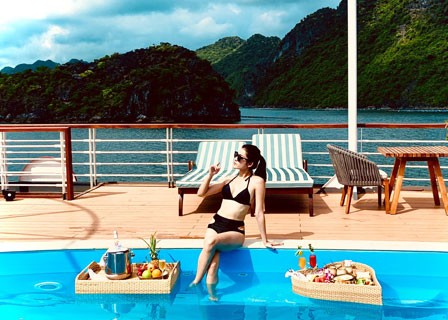 Lan Ha Bay – Halong Bay – Hanoi