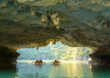 Hanoi - Lan Ha Bay - Dark & Bright Cave