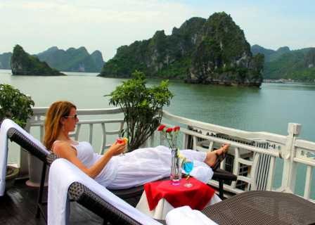 CONG DO - VUNG VIENG FISHING VILLAGE - HON GAI - HANOI