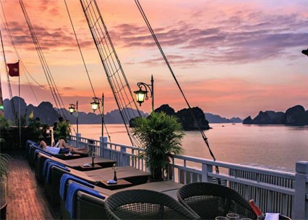 Hanoi - Halong Bay - Tung Sau Pearl Farm (L, D)