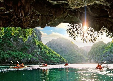 Lan Ha Bay – Viet Hai Village – Cat Ba Island (B, L, D)
