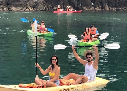 Halong Bay – Luon cave by kayaking – Titop island (L, D)