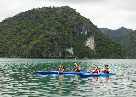 HALONG BAY - HANOI (B, L)