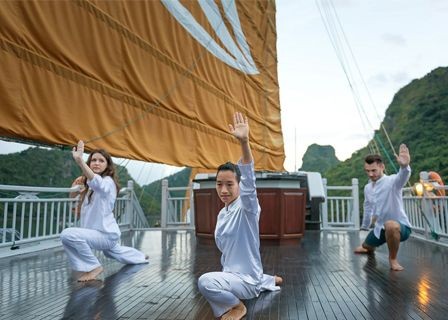 Sung Sot Cave – Tuan Chau Harbor – Hanoi