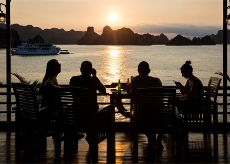 HANOI – HA LONG BAY – LAN HA BAY (LUNCH & DINNER)
