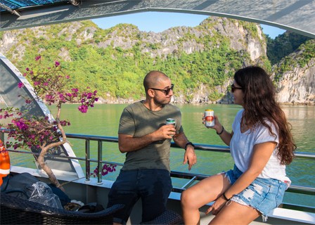 Hanoi - Halong Bay - Sung Sot Cave - Titop Island (L)