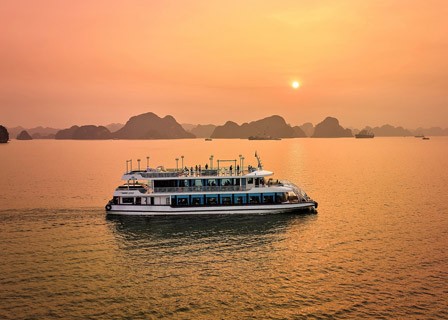 Hanoi - Halong Bay - Bai Chay Bridge - Cock Islets - Thien Cung Cave (L)