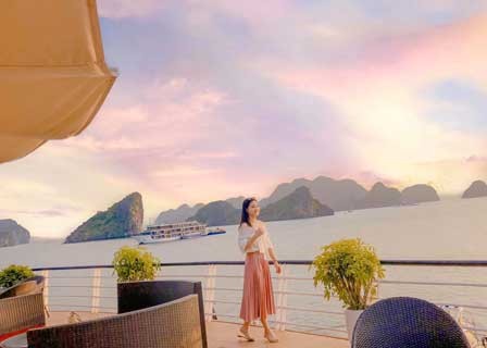 Explore Lan Ha Bay, Halong Bay then come back Hanoi (B/L)