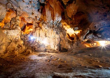 VUNG VIENG VILLAGE – CONG DAM – CONG DO (B, L, D)
