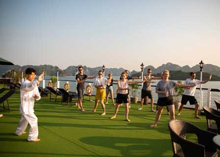 Lan Ha Bay – Halong Bay – Hanoi (B, L)
