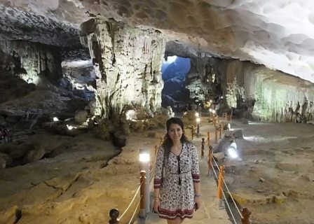 HALONG BAY - SUNG SOT CAVE - HANOI (B, L)